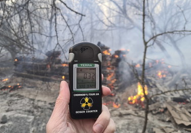 Pożar w Czarnobylu niebezpieczny dla Polski? "Sytuacja radiacyjna w kraju pozostaje w normie"