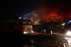 Pożar w czempińskiej hali z odpadami