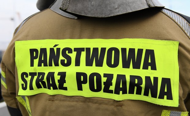 Pożar w dawnej papierni w Szczecinie. Przetwarzano tam opony