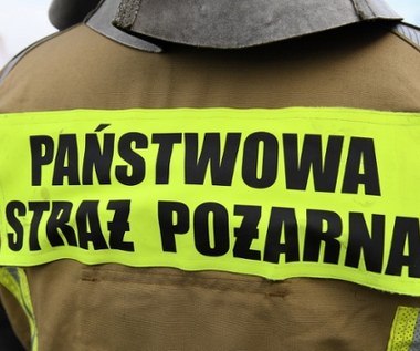 Pożar w dawnej papierni w Szczecinie. Przetwarzano tam opony