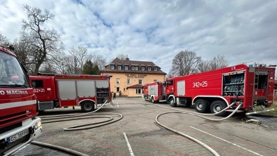 Pożar w domu pomocy społecznej. Nieoficjalnie: Pensjonariusz podpalił łóżko
