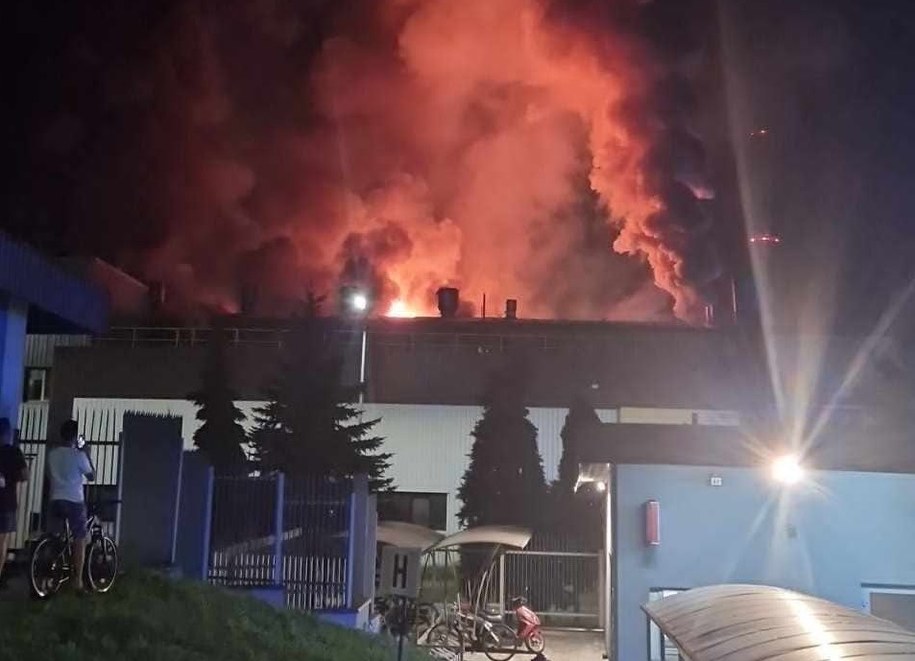 Pożar w fabryce opon / fot. KP PSP Dębica /