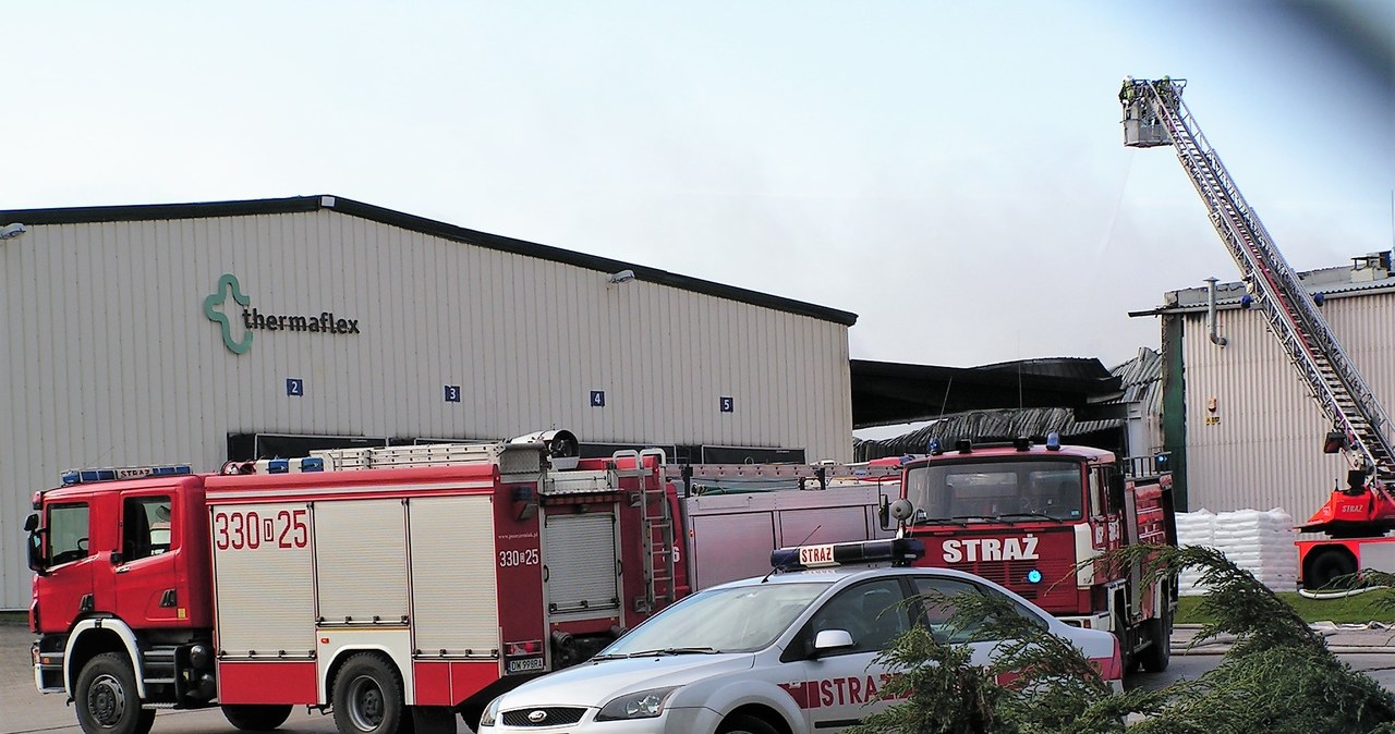 Pożar w fabryce w Żarowie na Dolnym Śląsku