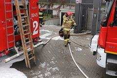 Pożar w garażu podziemnym w Warszawie
