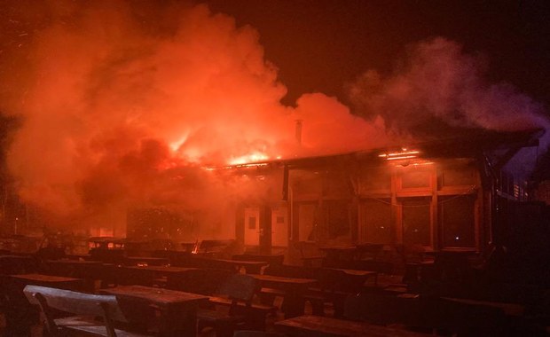 Pożar w Gdańsku Jelitkowie. Spłonęła tawerna na plaży 