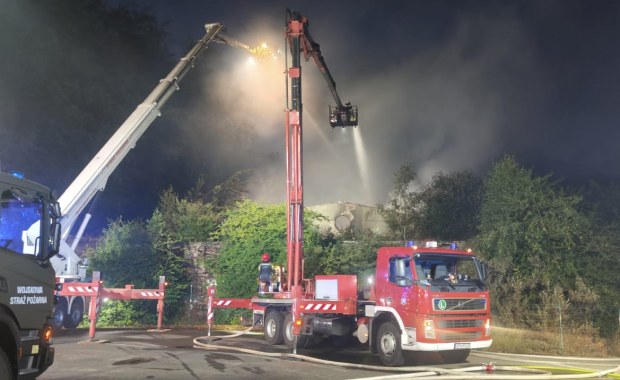 Pożar w Gdyni. Strażacy mieli problem z zaopatrzeniem w wodę