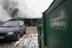 Pożar w hali odpadów w Ostrowie Wlkp.