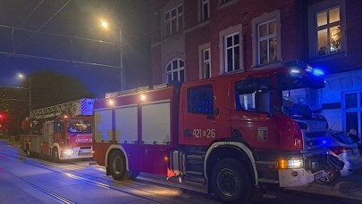 Pożar w kamienicy w Chorzowie. Dwie osoby w szpitalu