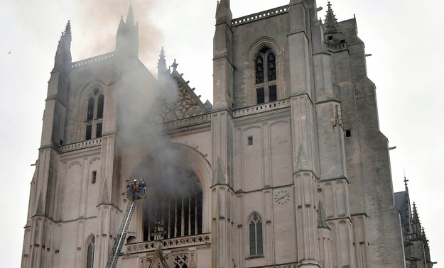 Pożar w katedrze w Nantes wybuchł w sobotę /JEROME FOUQUET /PAP/EPA