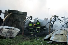 Pożar w Markowej. Ogień pojawił się w zakładzie bieżnikowania opon 