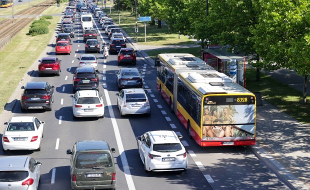 Pożar w metrze wywołał chaos. Warszawa stanęła w korkach
