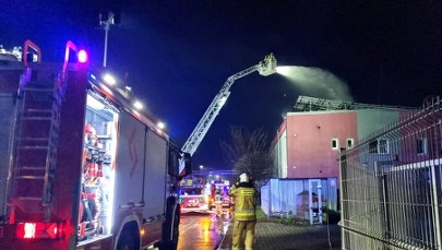 Pożar w Mielcu. Zapaliła się hala produkcyjna