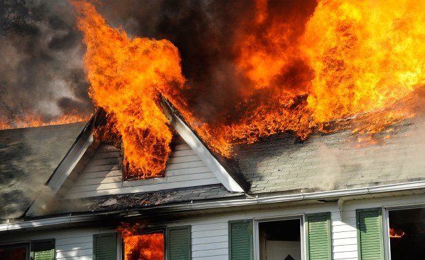 Pożar w okolicach Kielc. Nie żyje 80-latek