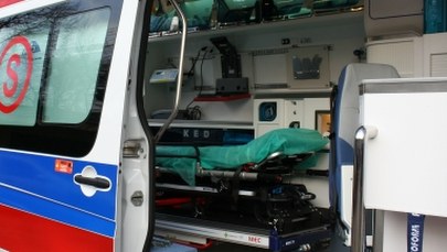 Pożar w Śliwnicy - dwulatek i jego matka mieli rany kłute