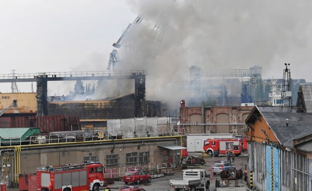 Pożar w stoczni Nauta w Gdańsku. Niewykluczone, że obiekt trzeba będzie rozebrać