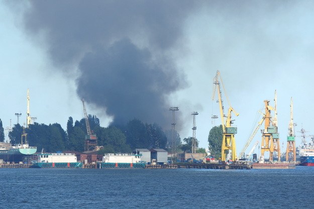 Pożar w stoczni /Piotr Wittman /PAP
