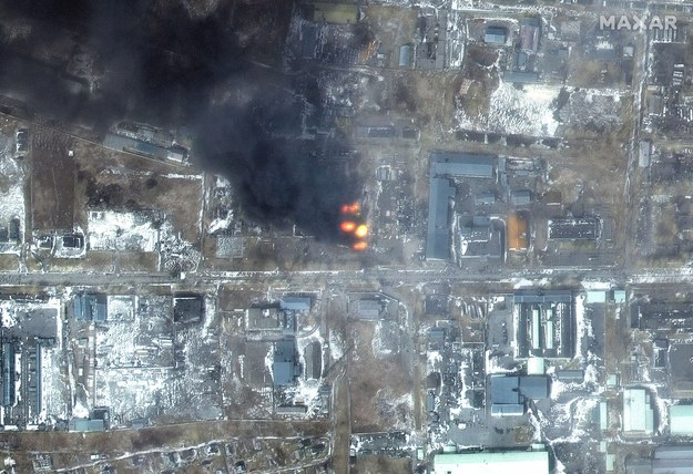 Pożar w strefie przemysłowej rejonu nadmorskiego Mariupola /MAXAR TECHNOLOGIES HANDOUT /PAP/EPA