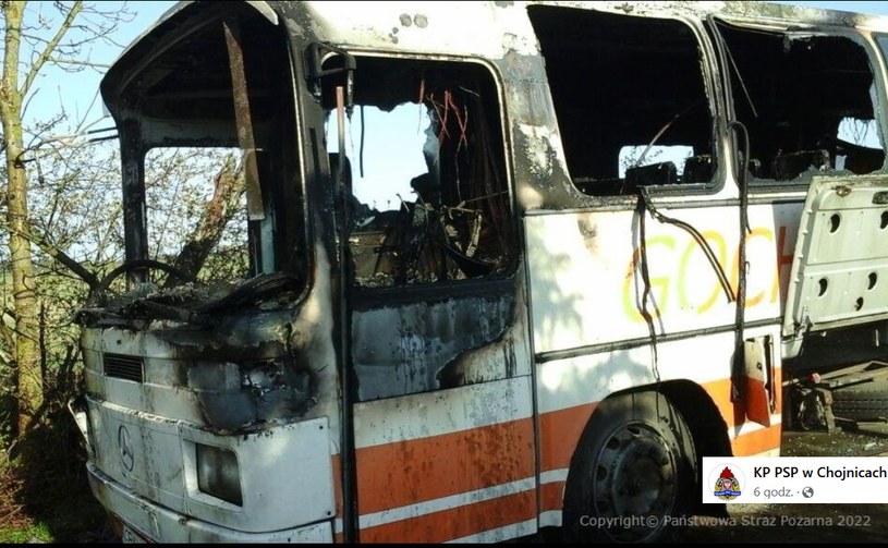 Pożar w szkolnym autobusie; dzieci jechały do szkoły w Rytlu; źródło: PSP /