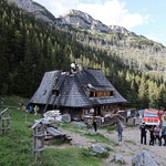 Pożar w tatrzańskim schronisku. Ogień ugasili turyści