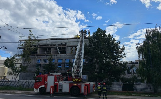 Pożar w Toruniu. Ogień pojawił się w budowanej komendzie PSP