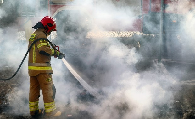 Pożar w Wisełce. Ogień zajął całe piętro budynku