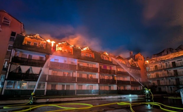 Pożar w Ząbkach. Wojewoda zapowiada wsparcie dla pogorzelców