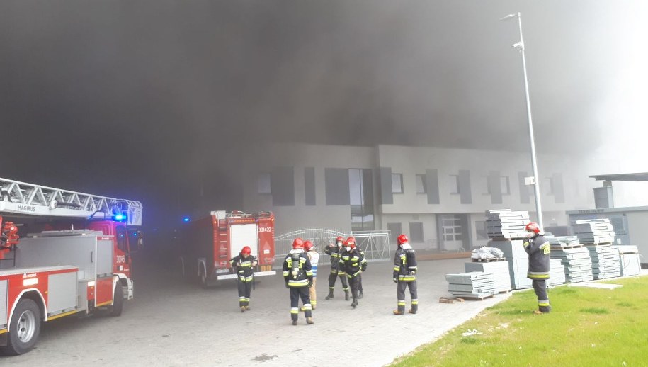 Pożar w zakładzie przemysłowym w Dębskiej Woli. Płonie płynny cynk /Gorąca Linia RMF FM /Gorąca Linia RMF FM