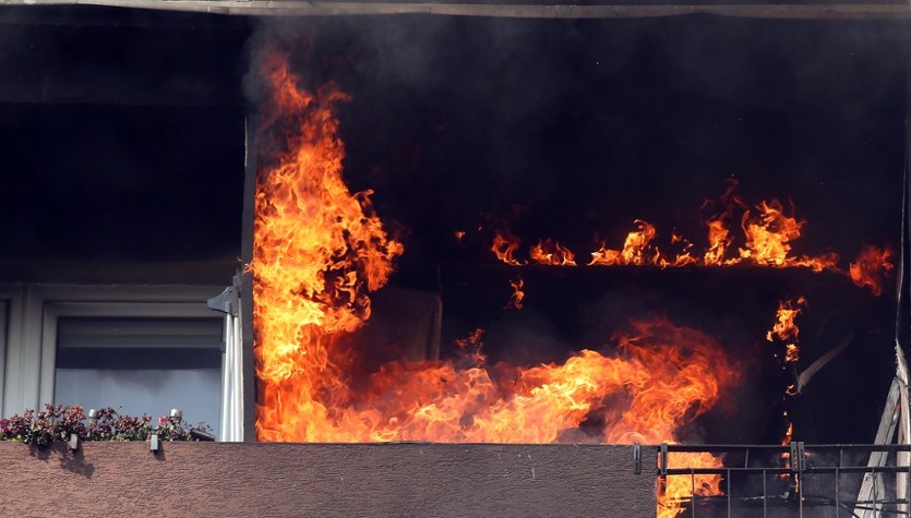 Pożar wieżowca w Stalowej Woli. Jedna osoba poszkodowana