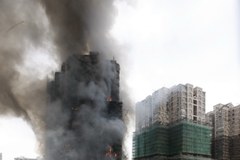 Pożar wieżowca w Szanghaju