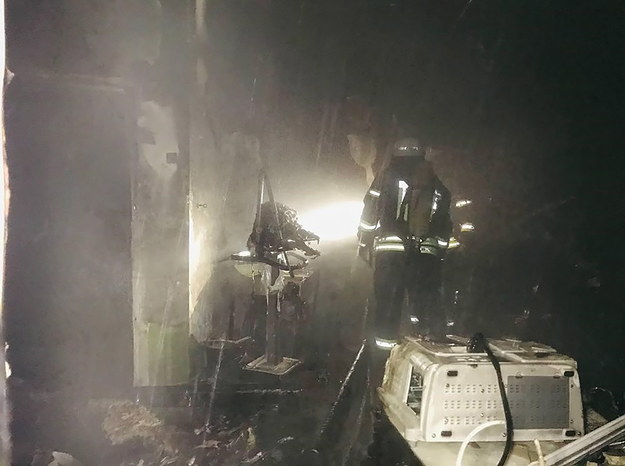 Pożar wybuchł na parterze czteropiętrowego szpitala /STATE EMERGENCY SERVICE OF UKRAINE / HANDOUT  /PAP/EPA