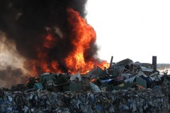 Pożar wysypiska śmieci koło Szczecina