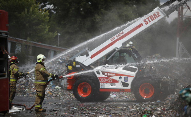 Pożar wysypiska śmieci w Nowym Miszewie opanowany. Nie ma zagrożenia
