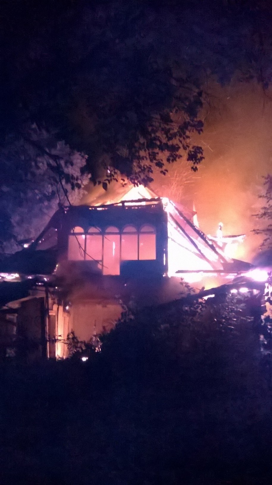 Pożar zabytkowego dworku /Gorąca Linia /RMF FM