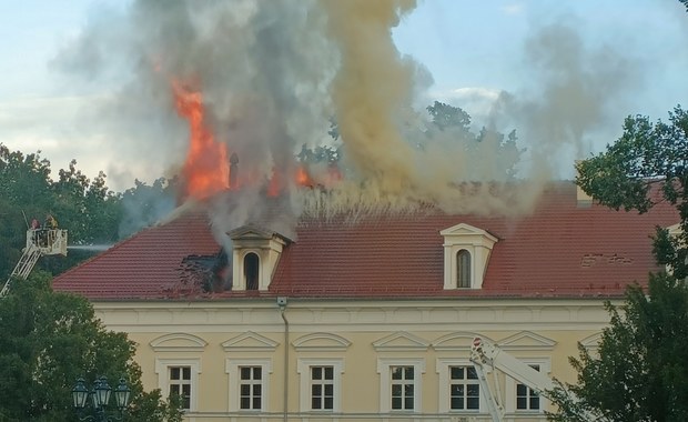 Pożar zabytkowego pałacu w Konarzewie