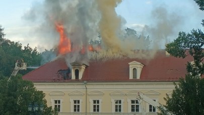 Pożar zabytkowego pałacu w Konarzewie