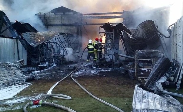 Pożar zakładu wulkanizacyjnego w Mokrej w Śląskiem