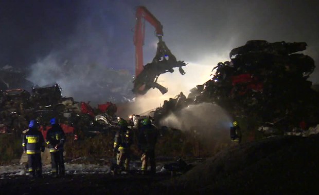 Pożar złomowiska w Tarnowskich Górach ugaszony