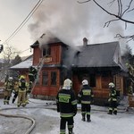 Pożar zniszczył stary, drewniany dom w Szczyrku 
