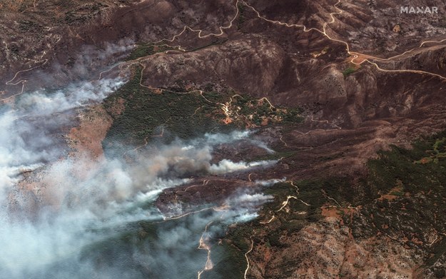 Pożary na greckiej wyspie Korfu. /MAXAR TECHNOLOGIES HANDOUT /PAP/EPA