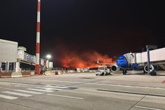 Pożary na Sycylii. Walkę z żywiołem utrudnia wiatr 