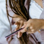 Pozbądź się falowanych paznokci i przywróć płytce gładkość