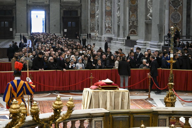 Pożegnanie emerytowanego papieża /VATICAN MEDIA HANDOUT /PAP/EPA