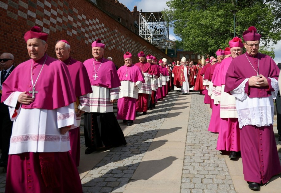 Poziom zaufania do Kościoła ukazuje tak naprawdę stosunek społeczeństwa do hierarchii kościelnej – powiedział ks. prof. Andrzej Kobyliński. /Jan Graczynski/ /East News