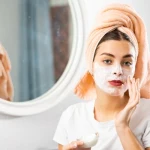 Poznaj przewagę zabiegów z retinolem nad kremem czy serum. Różnica jest porażająca