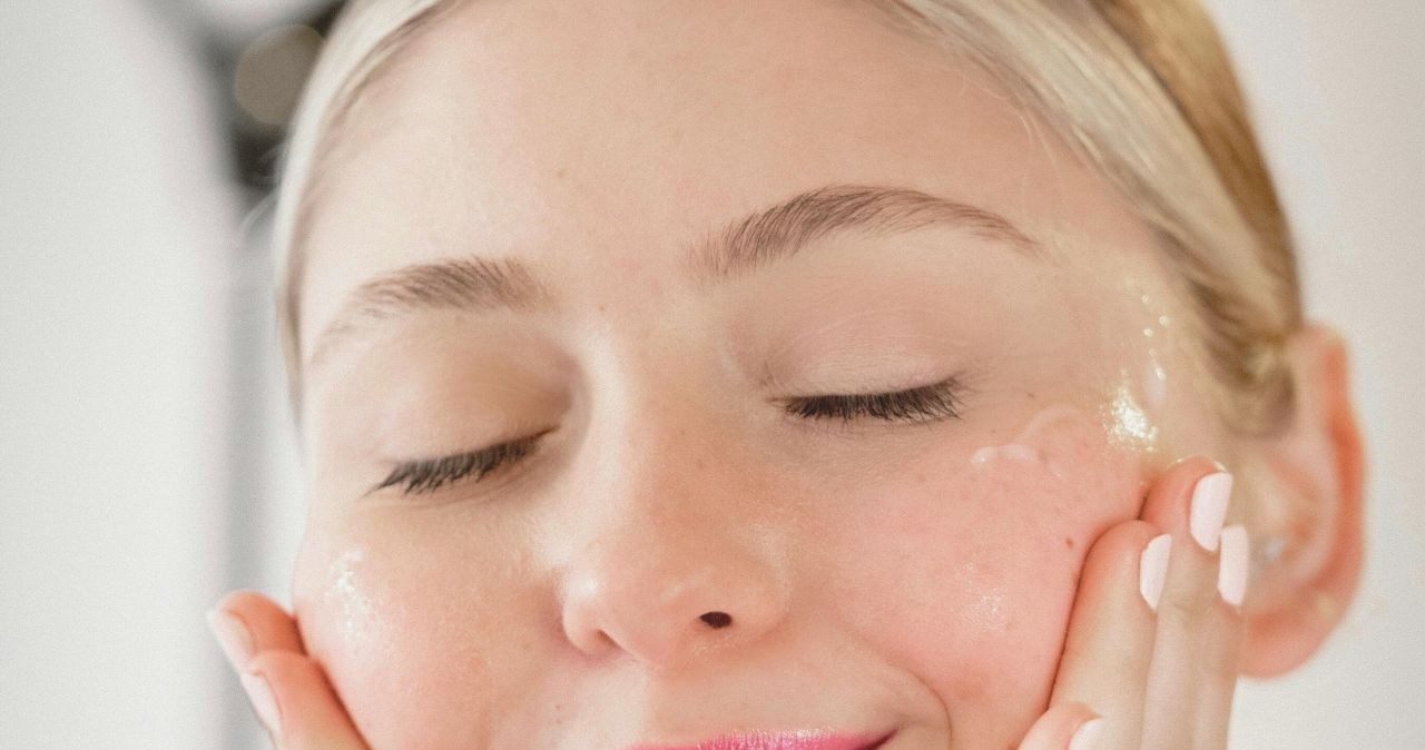 Poznaj sekret domowego kremu z dzikiej róży i masła shea /Pırıl Şahin /pexels.com