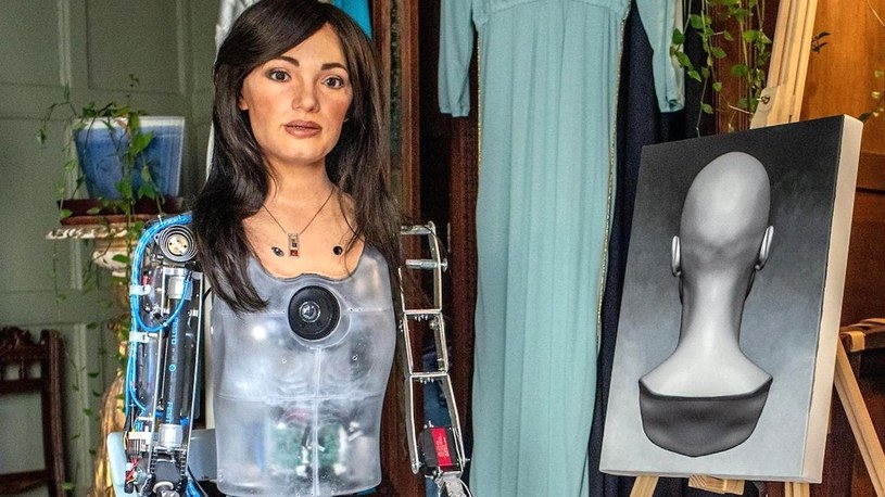Poznajcie Ai-Da, pierwszy robot humanoidalny, który otwiera swoją galerię sztuki /Geekweek