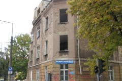 Poznań: Runęła ściana jednego z opuszczonych domów