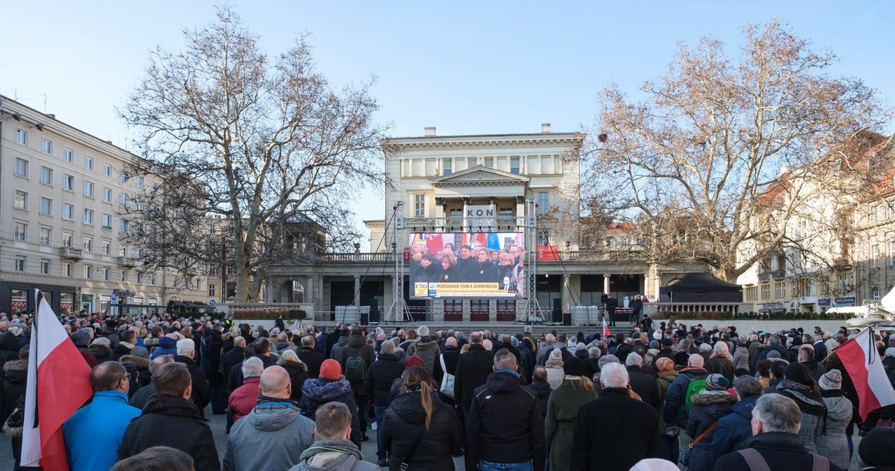 Poznań: Transmisja z uroczystości pogrzebowych Pawła Adamowicza