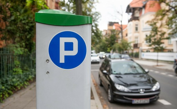 Poznań wprowadza nowe stawki za parkowanie i komunikację. Sprawdź, co się zmienia