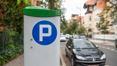 Poznań wprowadza nowe stawki za parkowanie i komunikację. Sprawdź, co się zmienia
